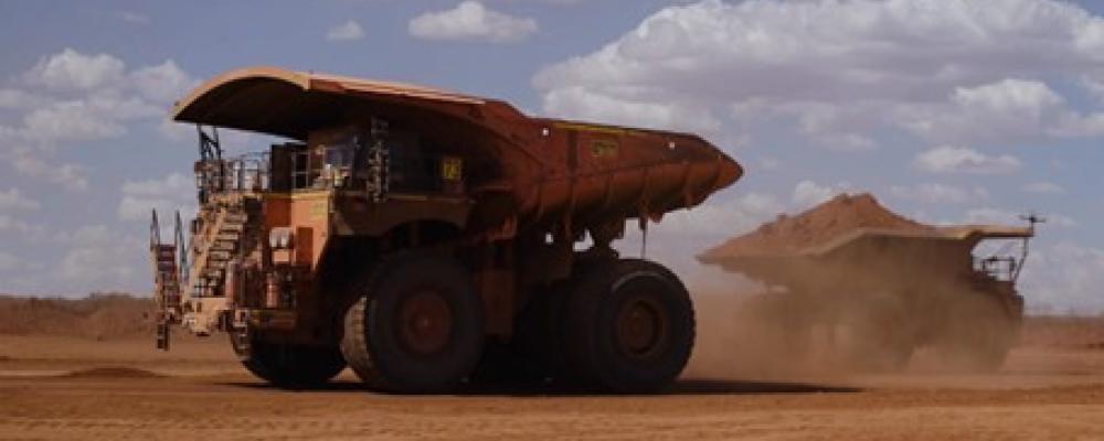 Autonoma gruvtruckar vid Hancock Iron Ores gruva Roy Hill. Foto: Epiroc