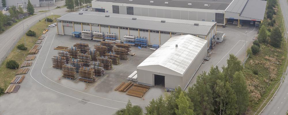 Ovako Metals Oy Ab, med bas i Tammerfors, erbjuder lagerhållning, bearbetning och distribution av stål och andra metaller till verkstads-, process- och byggindustrin. Bolaget har cirka 40 anställda och redovisade en nettoomsättning på 40 miljoner euro under 2024. Copyright: kuvauspalvelu Salopino