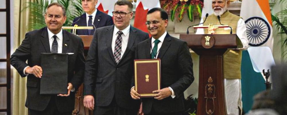 Avtalet om uranleveranser undertecknades i samband med ett statsbesök där Kanadas premiärminister Mark Carney träffade Indiens premiärminister Narendra Modi i Mumbai och New Delhi.  Kanada tillhör världens största producenter av uran. Indien är en av de snabbast växande kärnkraftsmarknaderna och planerar en kraftig ökning av sin installerade effekt under de kommande decennierna. Foto: @PremierScottMoe/X)