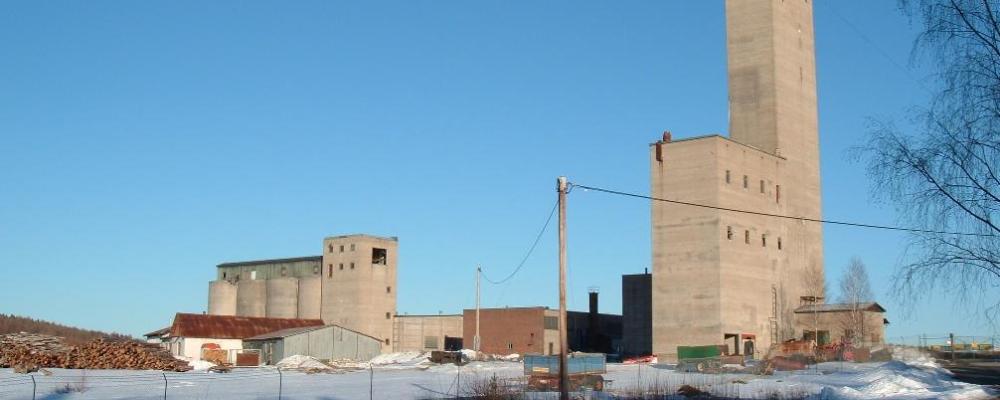 Laven vid den numera nedlagda Bäckegruvan. Foto: Dag Lindgren/Wikimedia Commons