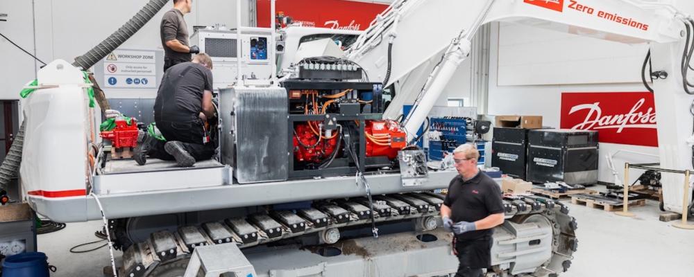 För projektet användes en bandgrävmaskin av modellen Develon DX300LC-7. Foto: Danfoss