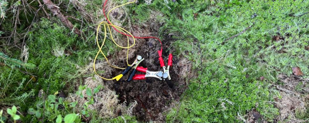 Anslutna stålelektroder. Foto: Julia Fridlund/SGU