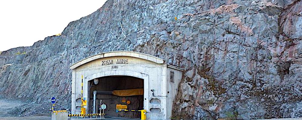 Branden startade i ett transportband ovan jord vid Kemi kromgruva i Elijärvi. Foto: Outokumpu.