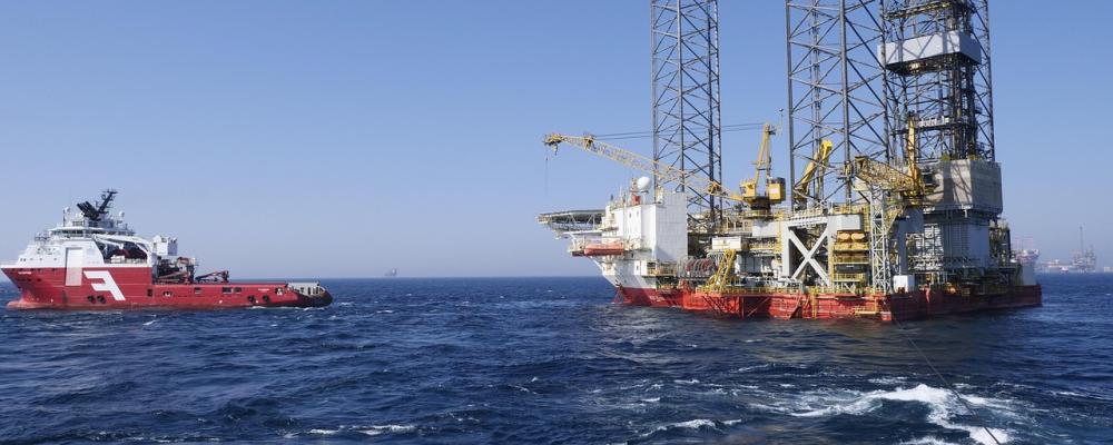Norge är kanske det mest oväntade exemplet. Trots att landet har en elmix som till 97 procent består av vattenkraft och där nästan alla nya bilar är eldrivna, vill man fortsätta utvinna olja och gas åtminstone till 2035. Foto: Creative Commons Lic, kredit: wasi1370