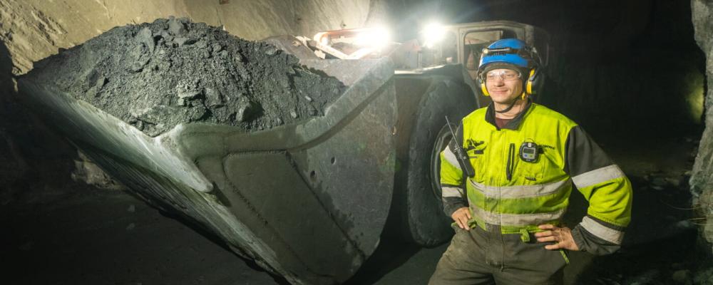 Exempel på finsk gruvdrift. Bilden har tagits i Pampalo-gruvan som ägs och drivs av Endomines Finland Oyj och utgör en central del i bolagets verksamhet i Finland. Gruvan ligger längs den så kallade Karelian Gold Line, ett guldbärande greenstone-bälte över cirka fyrtio kilometer i östra Finland, främst inom kommunen Ilomantsi. Endomines Verksamheten vid Pampalo omfattar både underjordsbrytning och dagbrottsdrift. Foto: Endomines