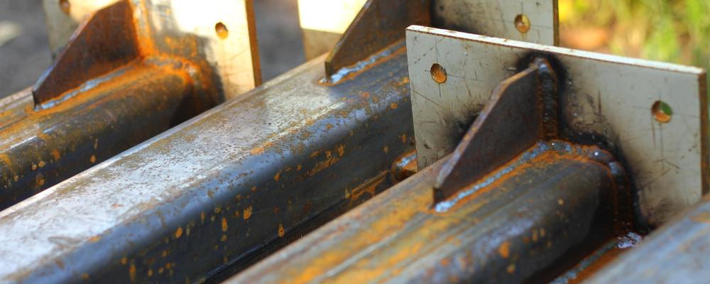 Fossilfritt eller lågkoldioxidstål produceras med tekniker som minskar eller eliminerar användningen av kol i produktionsprocessen. Symbolbild: Foto: Creative Commons Lizenz: Kredit: rdconstruction178