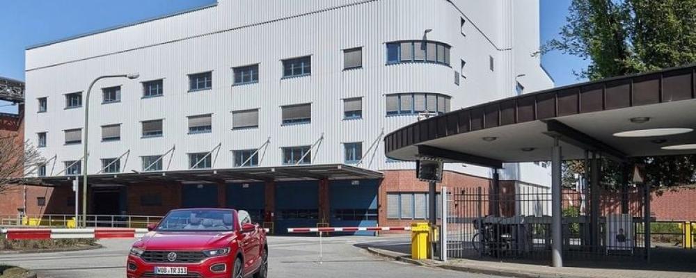 Fabriken i Osnabrück har traditionellt fokuserat på produktion av cabriolet och andra nischmodeller, men kan nu få en helt ny inriktning inom tyska försvarsindustrin. Foto: VW