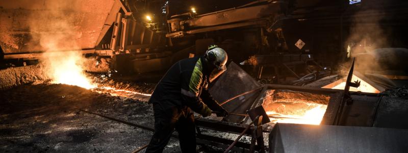 Anders Wiklund/TT: Arbete inne i Masugn 4 på SSAB i Oxelösund. Arkivbild.