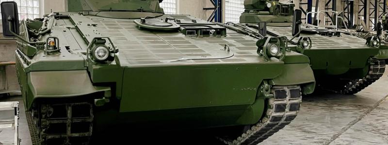 Marder 1A3 – en nyckelresurs för Ukrainas försvar. Marder 1A3 är enligt tillverkaren Rheinmetall ett beprövat och mångsidigt pansarfordon som erbjuder hög rörlighet och skydd på slagfältet. Det är särskilt värdefullt för Ukraina, som fortsatt möter intensiva strider i sitt försvar mot den ryska invasionen. Foto: Rheinmetall