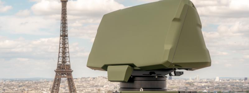 Giraffe 1X är en kompakt 3D-radar som kan användas för luftförsvar, bekämpning av obemannade flygsystem (C-UAS) samt skydd av byggnader och anläggningar. Foto: Saab