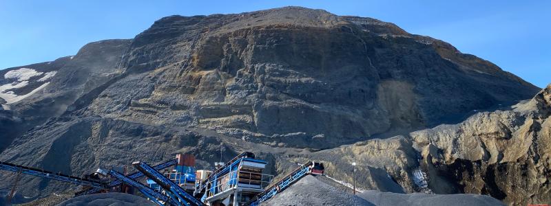 Råvaran till VPI är hyaloklastit – en snabbkyld lava från vulkanutbrott under isen, som hämtas från Heidelberg Materials täkter Litla Sandfell och Lambafell på Island. Foto: Heidelberg Materials