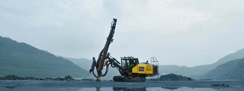 Den nya generationen PowerROC T45 är utrustad med ett Epiroc-utvecklat styrsystem, vilket hjälper till att minska bränsleförbrukningen. Foto: Epiroc