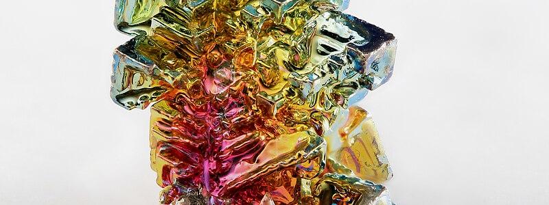 Vismut är en mineral som används inom den kemiska industrin och inom elektronik. Foto: Alchemist-hp/Wikimedia Commons