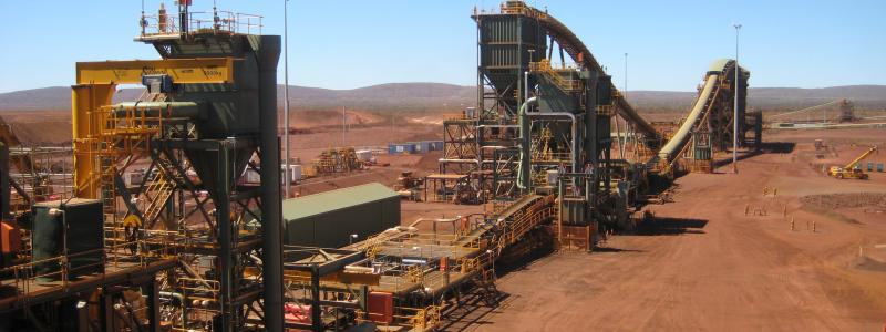 Under Austaliens gruvboom i början av 2000-talet kunde Gina Rinehart tälja guld på de höga järnmalmspriserna. Bild från Pilbara-regionen. Foto: Calistenmon/Wikimedia Commons