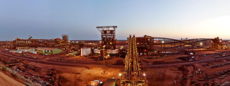 Bearbetningsanläggning i Australien. Foto: Fortescue Metals Group - http://www.fmgl.com.au/in-the-news/media-gallery/images/default-source/media-gallery/ore-processing-facility-christmas-creek?itemIndex=13