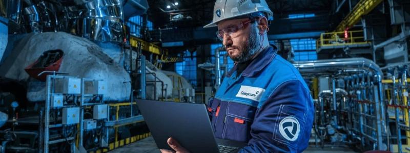Kraftigt minskad efterfrågan på stål i Ryssland. På bilden syns anställda vid ett ryskt stålbolag. Foto: Severstal. Kredit: Kristina Kormilitsyna.