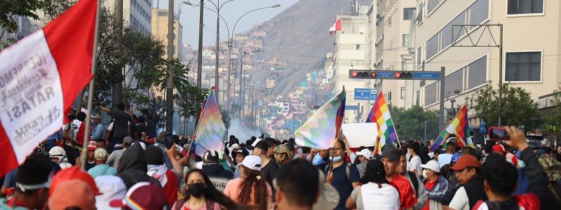Protester i Peru. Foto: Mayimbú/Wikimedia Commons
