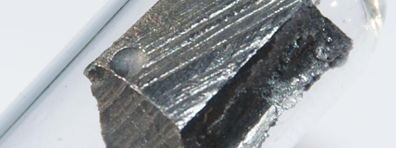 Importstoppet gäller framför allt neodym. Foto: Chemical Elements — http://images-of-elements.com/neodymium.php/Wikimedia Commons