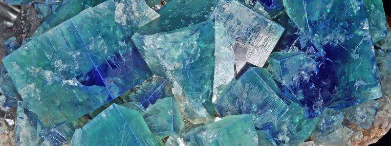Fluorit eller flusspat är ett mineral som används som tillsats i flera olika industriella processer. Foto: Parent Géry/WIkimedia Commons