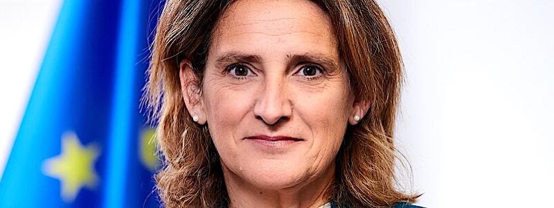 – Det här ramverket erkänner behovet av att säkerställa att vår industri förblir konkurrenskraftig, säger Teresa Ribera, chef för kommissionen för en ren, rättvis och konkurrenskraftig omställning. Foto: Wikipedia Common Lic. Kredit: Europeiska Unionen.