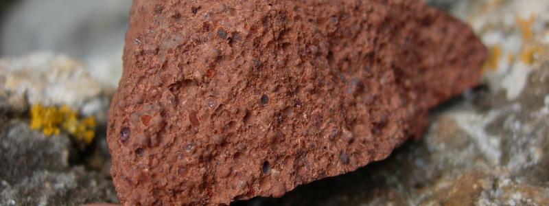 Bauxitmalm. Foto: Saphon/Wikimedia Commons