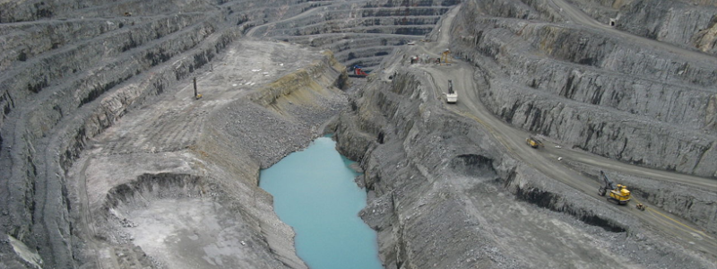 Boliden flaggar för minskad produktion i Aitikgruvan på grund av förekomst av mycket hård bergart. Foto: TZorn/Wikimedia Commons