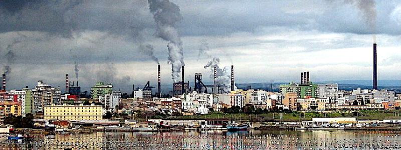 Stålverket i Taranto sattes under statlig förvaltning efter att regeringen tog över från ArcelorMittal. Foto: Wikipedia Commons Lic. Kredit: mafe de baggis f