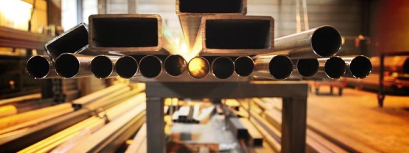 Stålrör i fabrik, symbolbild. Foto: Creative Commons Lic, kredit: Pixabay /Ludex 2014