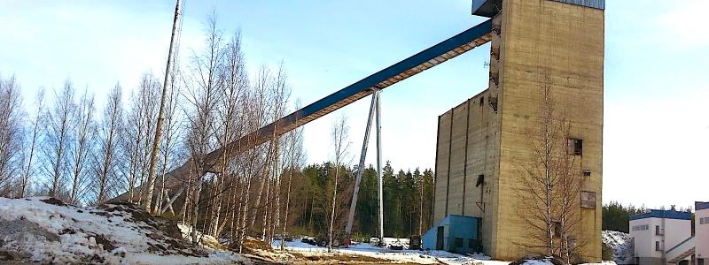Anrikningsverket i Vuonos härstammar ursprungligen från Outokumpu Oy, som använde anläggningen för metallanrikning. Deponin för anrikningssand anlades 1971 och användes fram till 1986. Därefter har verksamheten haft flera ägare. Foto: Outokumpu