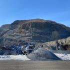 Råvaran till VPI är hyaloklastit – en snabbkyld lava från vulkanutbrott under isen, som hämtas från Heidelberg Materials täkter Litla Sandfell och Lambafell på Island. Foto: Heidelberg Materials