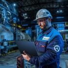 Kraftigt minskad efterfrågan på stål i Ryssland. På bilden syns anställda vid ett ryskt stålbolag. Foto: Severstal. Kredit: Kristina Kormilitsyna.