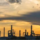 Molnen mörkar över USA:s oljeindustri. Bild: OilPrice.com