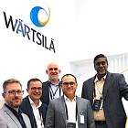 Avtalet i Senegal ses därför inte bara som ett steg för att trygga elförsörjningen till Boto Gold Mine, utan också som en del av Wärtsiläs långsiktiga strategi att bidra till Afrikas industriella utveckling och energiomställning. Foto: Förhandlarna från vänster till höger: Julien Brachet, Hakan Yildiz, Patrick Borstner, Ahmed Douayri och Sameer Poredi. © Wärtsilä