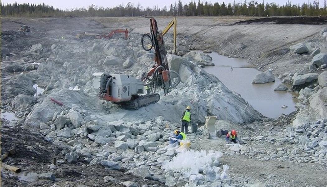 Borrning vid fyndplatsen i Suhanko, Finland. Foto: Suhanko Arctic Platinum