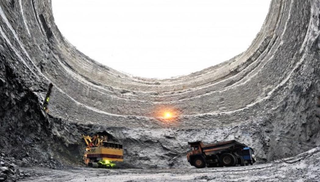 Diamantgruvan Aikhal i Ryssland, en av världens största diamantgruvor.  Foto: Alrosa