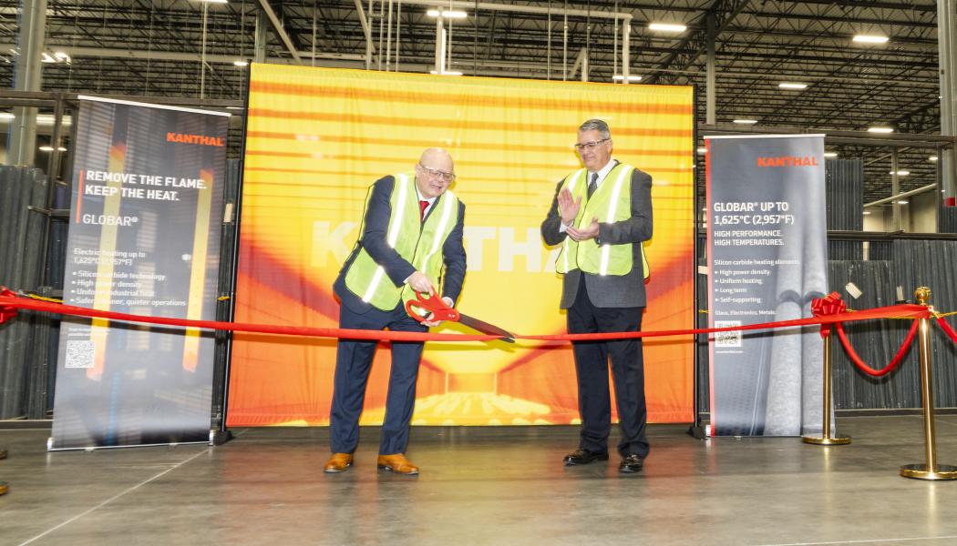 Simon Lile, President Business Unit Heating Systems och Bruce Dionne, Production Unit Manager, Concord. Foto: Alleima