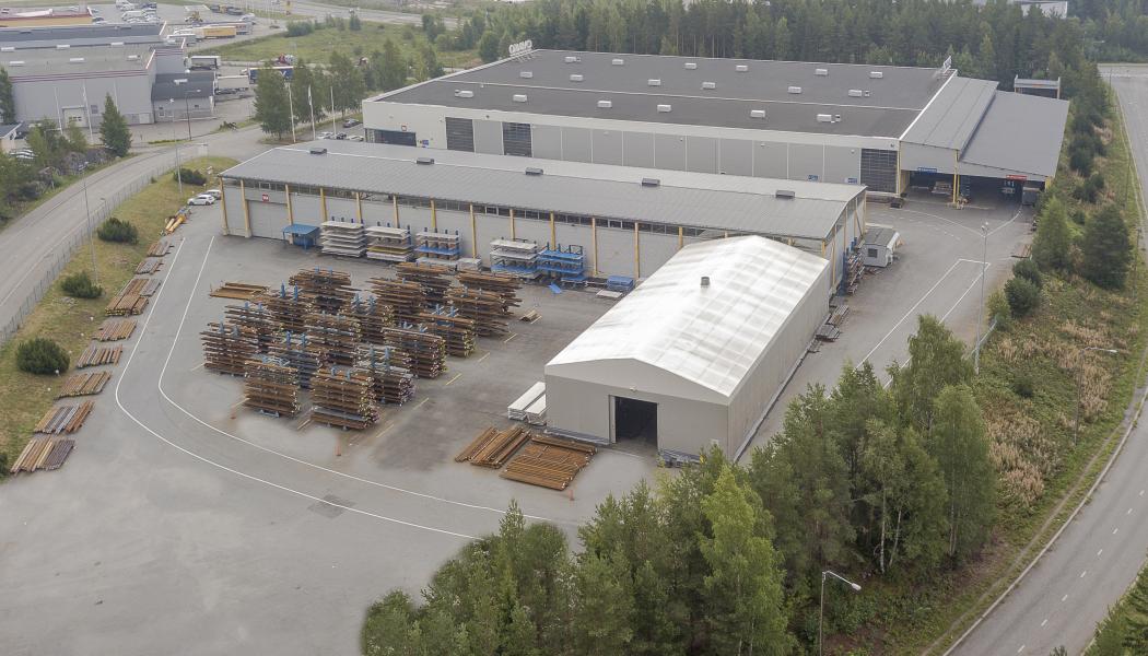 Ovako Metals Oy Ab, med bas i Tammerfors, erbjuder lagerhållning, bearbetning och distribution av stål och andra metaller till verkstads-, process- och byggindustrin. Bolaget har cirka 40 anställda och redovisade en nettoomsättning på 40 miljoner euro under 2024. Copyright: kuvauspalvelu Salopino
