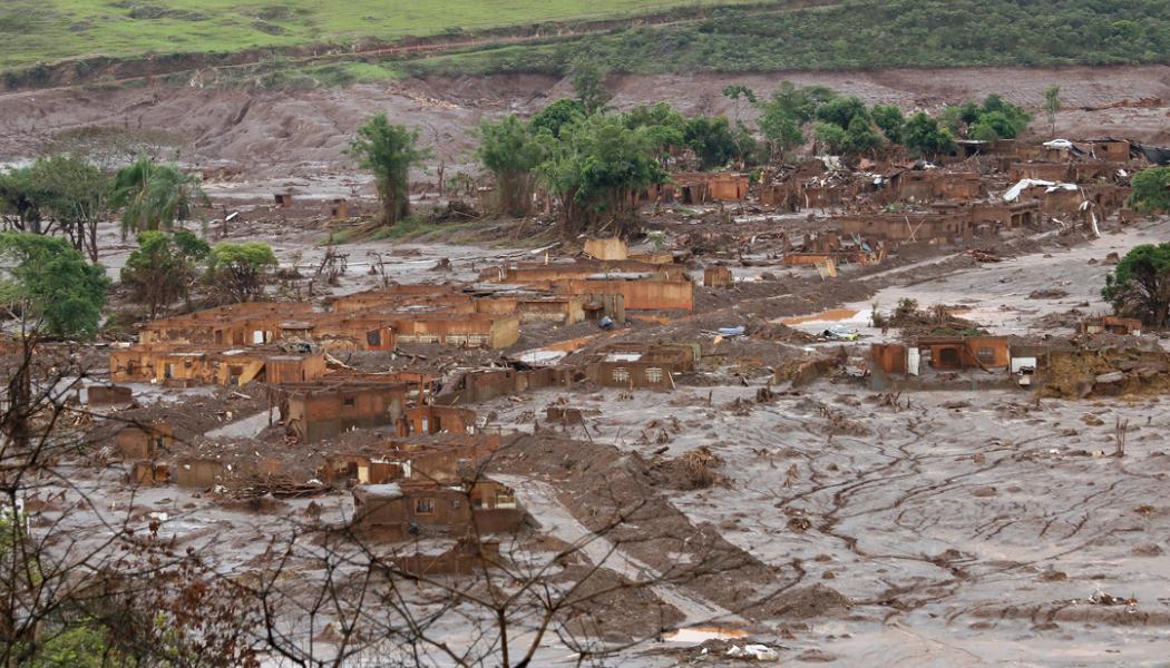 By som ödelagts av lermassor. Foto: Senado Federal - Bento Rodrigues, Mariana, Minas Gerais/Wikimedia Commons