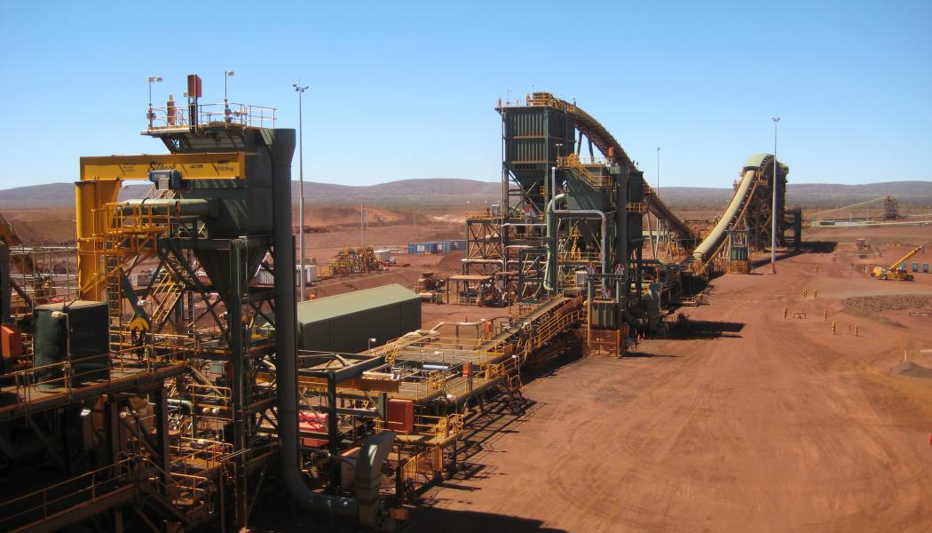 Under Austaliens gruvboom i början av 2000-talet kunde Gina Rinehart tälja guld på de höga järnmalmspriserna. Bild från Pilbara-regionen. Foto: Calistenmon/Wikimedia Commons 

