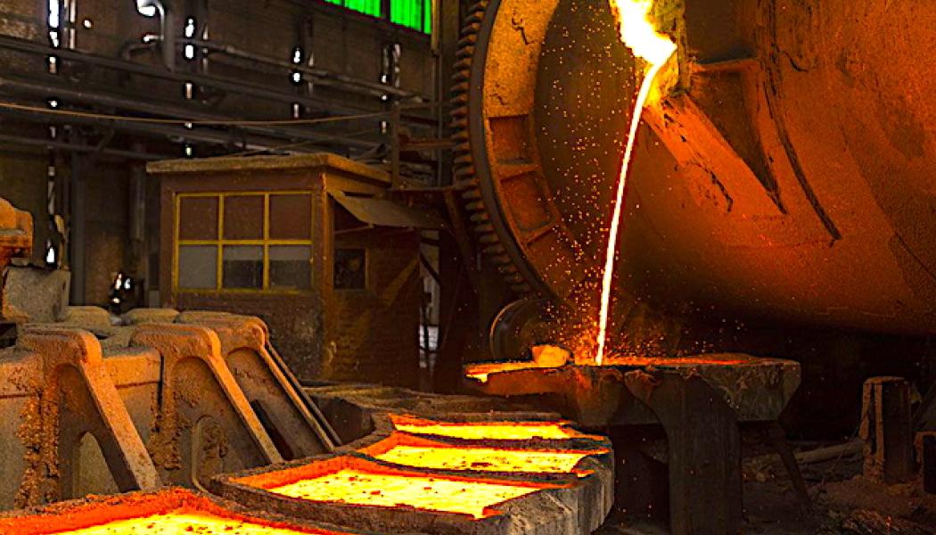 Bilden visar kopparproduktion. Kopparlager på världens metallbörser passerar 1 miljon ton för första gången på över 20 år. Svag kinesisk efterfrågan och USA-lager driver upp nivåerna. Foto: Industrial Wikipedia. 