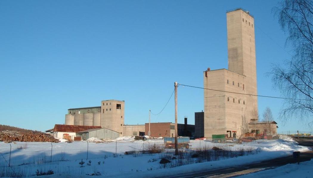 Laven vid den numera nedlagda Bäckegruvan. Foto: Dag Lindgren/Wikimedia Commons