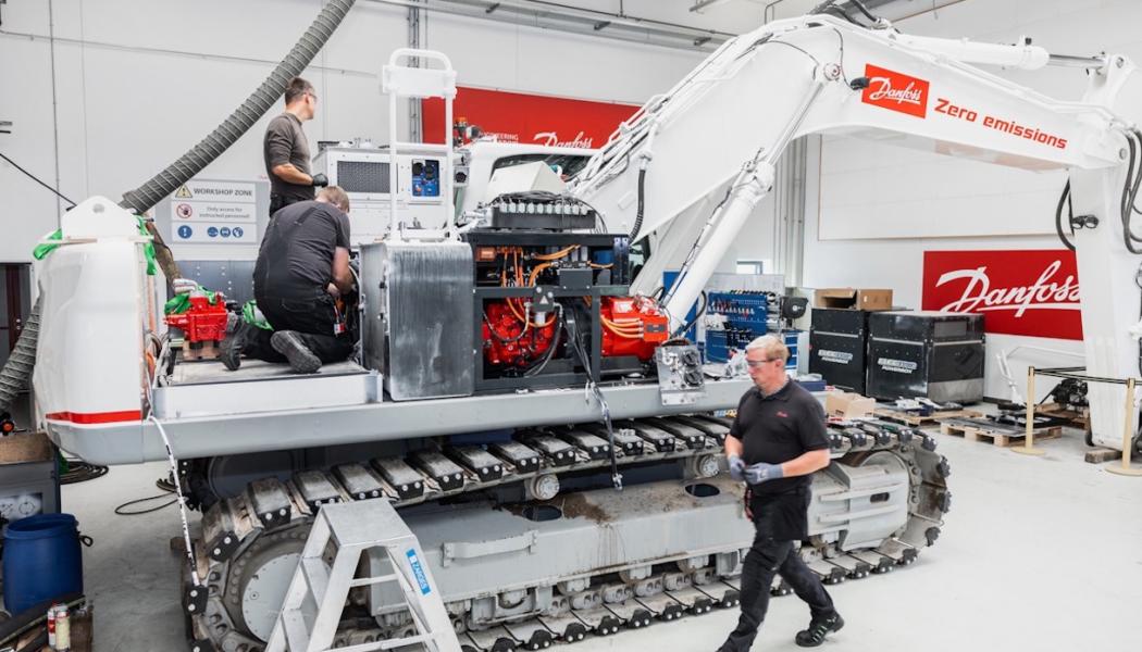 För projektet användes en bandgrävmaskin av modellen Develon DX300LC-7. Foto: Danfoss