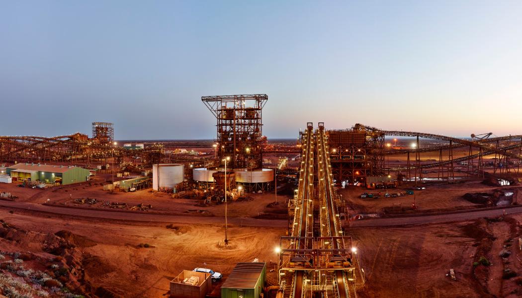 Bearbetningsanläggning i Australien. Foto: Fortescue Metals Group - http://www.fmgl.com.au/in-the-news/media-gallery/images/default-source/media-gallery/ore-processing-facility-christmas-creek?itemIndex=13