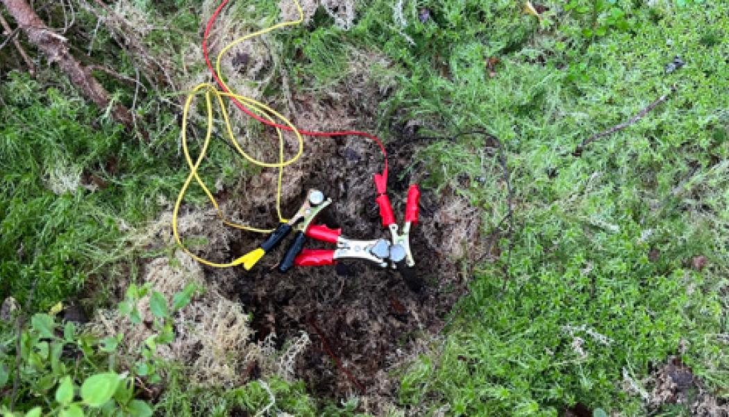 Anslutna stålelektroder. Foto: Julia Fridlund/SGU