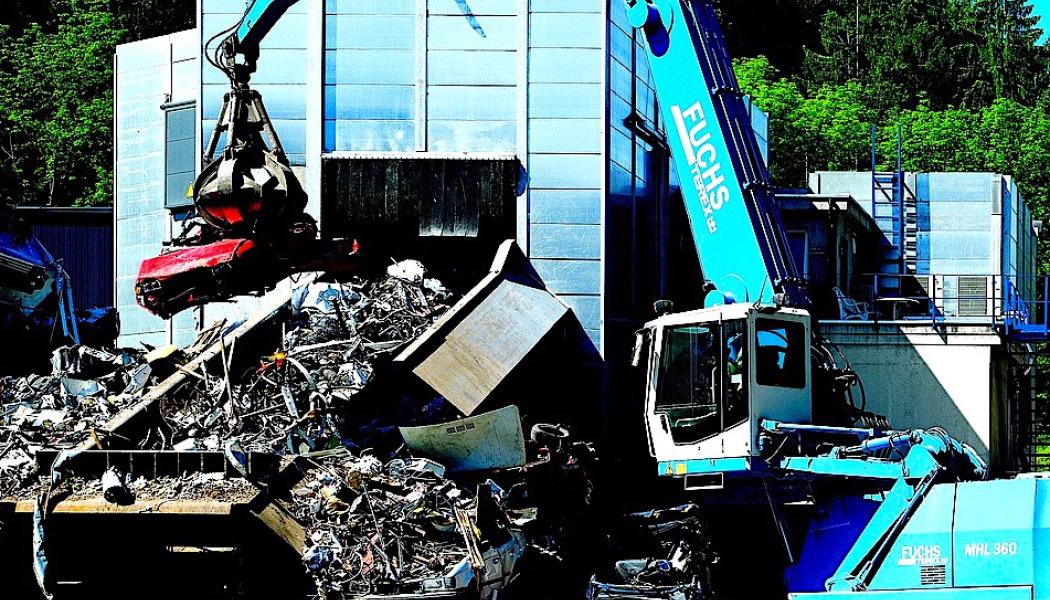 Importerat skrot av metall. Foto: Creative Commons Lic. Kredit: MartinStadlober