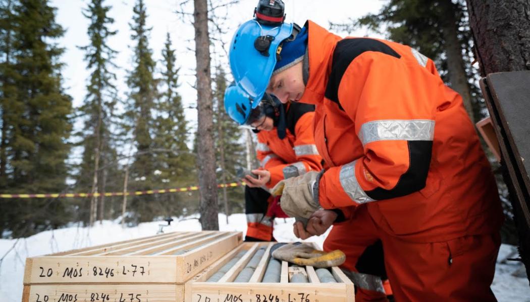 AA Sakatti Mining Oy är ett finskt dotterbolag till det brittiskbaserade gruvföretaget Anglo American, som utforskar den mångmetalliga fyndigheten Sakatti i Sodankylä. KATI genomför diamantborrning åt AA Sakatti Mining Oy. En viktig del av samarbetet är den hydrogeologiska testningen som utförs i samband med KATIs borrning och den nästan realtidsinformation som genereras från den. Foto: Kati Oy