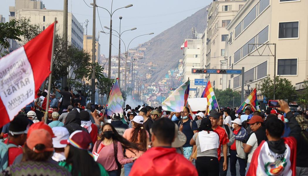 Protester i Peru. Foto: Mayimbú/Wikimedia Commons