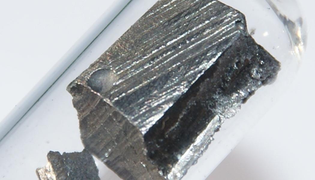 Importstoppet gäller framför allt neodym. Foto: Chemical Elements — http://images-of-elements.com/neodymium.php/Wikimedia Commons