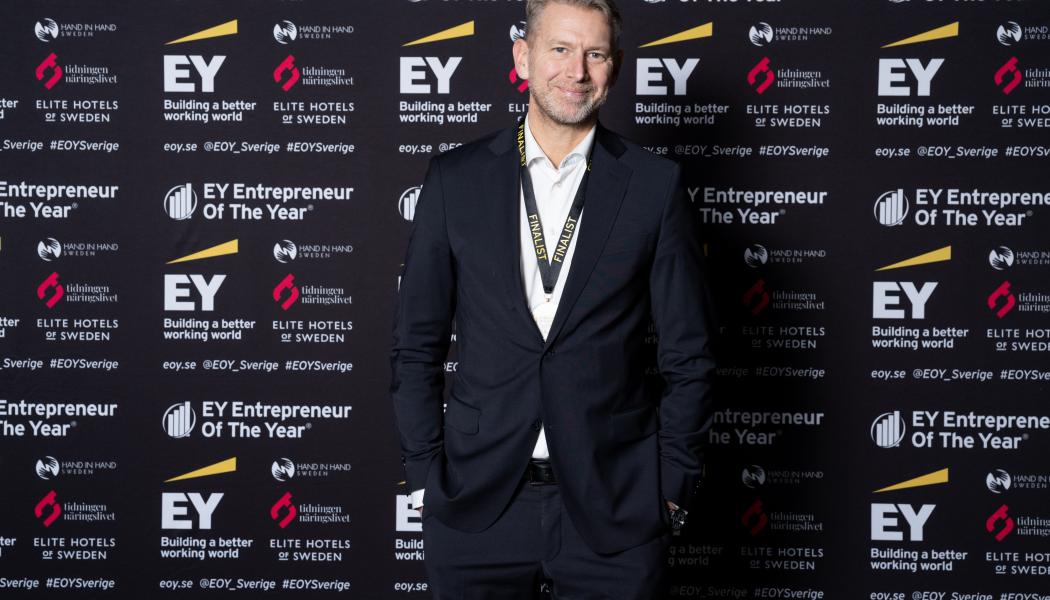 Peter Carlsson då han 2023 valdes till EY Entrepreneur Of The Year, en utmärkelse som delas ut av EY. Foto: EY