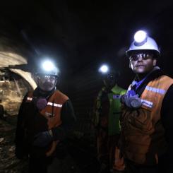 Jorge Saenz/AP/TT: Anställda vid statliga gruvbolaget Codelco i Chile. Arkivbild.